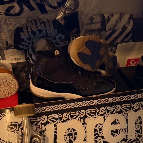 Jordan 11 Space Jam Size 10.5 mens